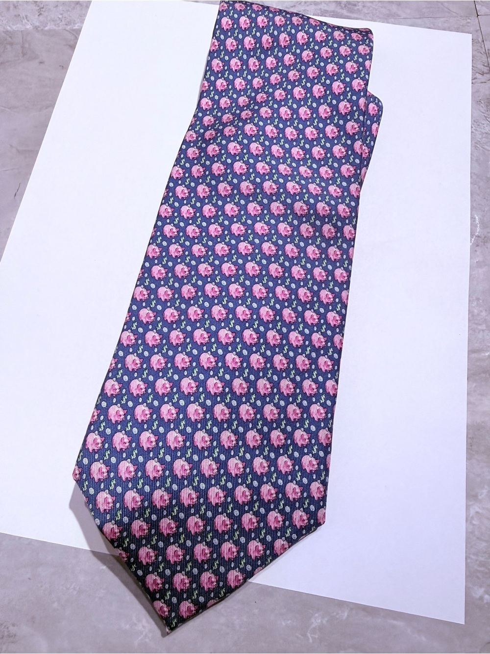 Vineyard Vines Martha’s Vineyard Pink Piggy Bank Dollar Sign Novelty Silk Tie